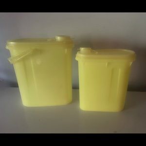 Vintage Rubbermaid yellow pour containers